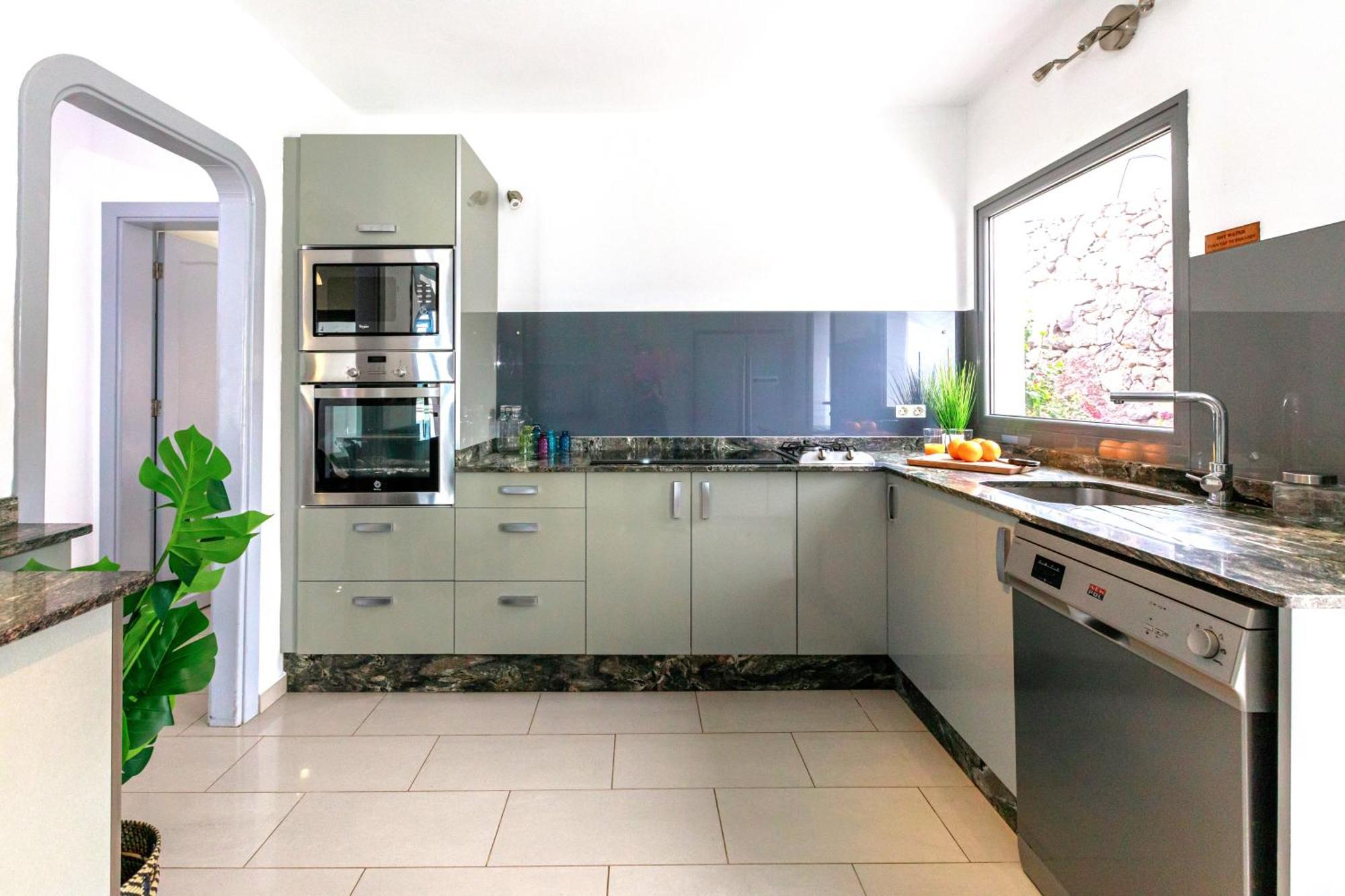 Luxus Villa Mit 5 Schlafzimmern, Heated Pool, Ps4, Fitnessraum Tabayesco Εξωτερικό φωτογραφία